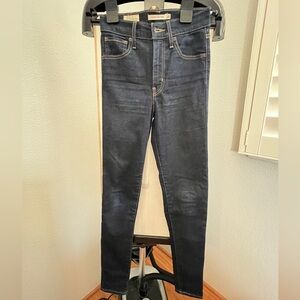 👖LEVI’S PREMIUM 720 HIGH RISE SUPER SKINNY WOMEN’S JEANS, DARK WASH 25